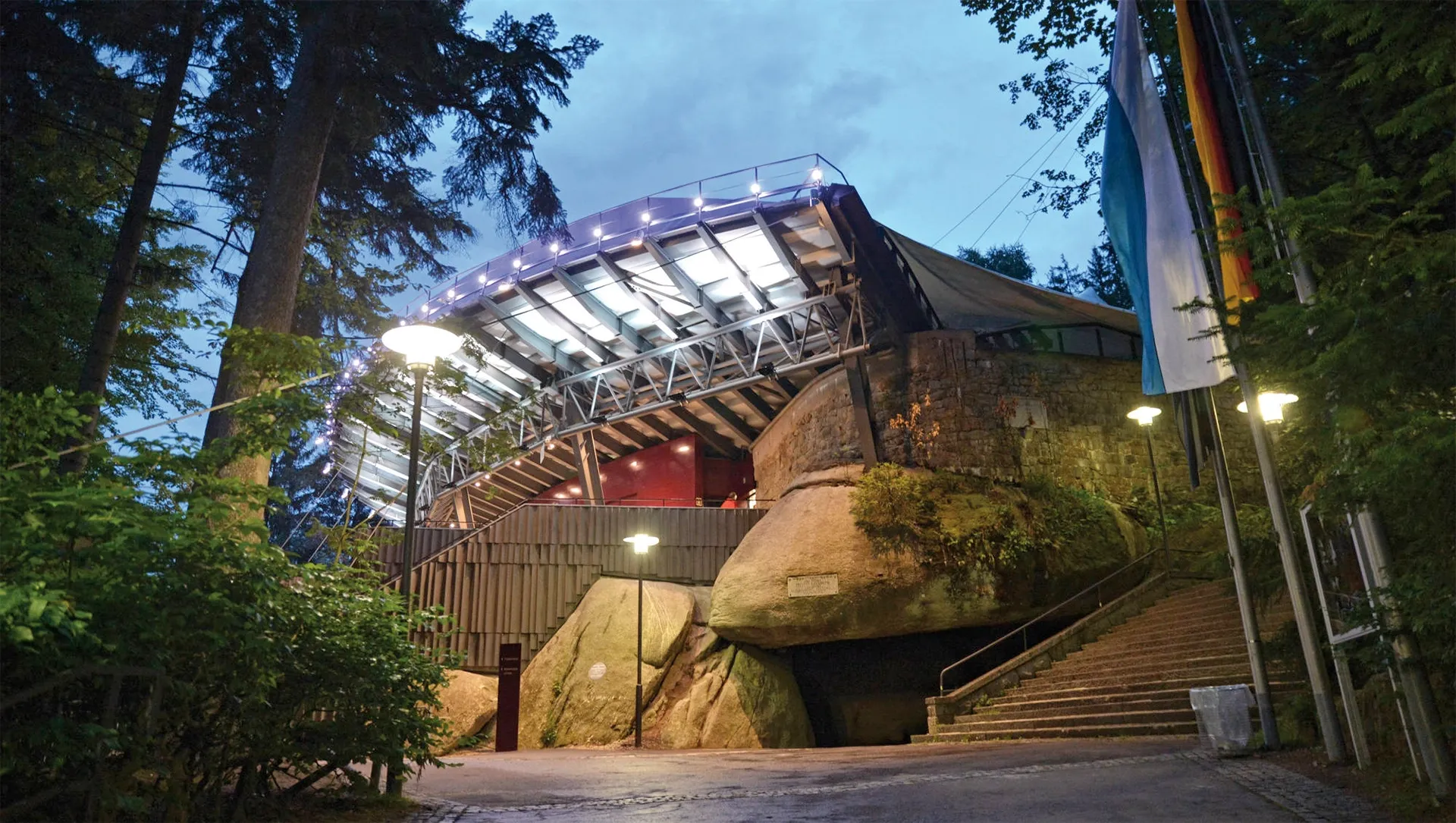 Aussenansicht des Festspielgebäudes