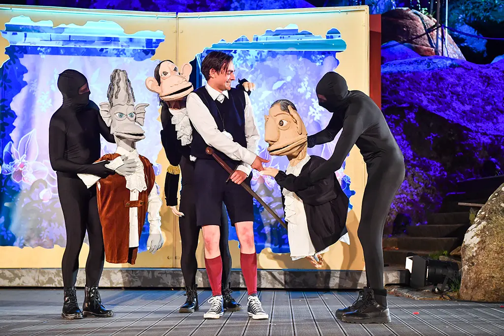 Luca-Noel Bock als Bastian Balthasar Bux