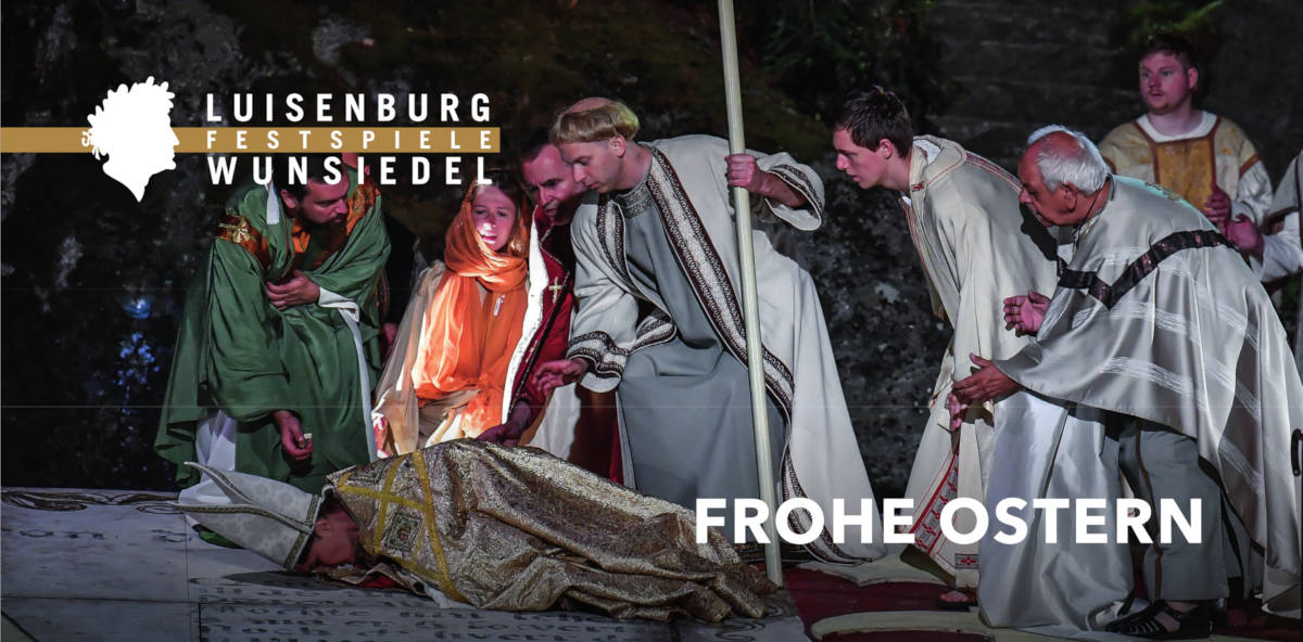 Priester beugen sich über die gestürzte Päpstin