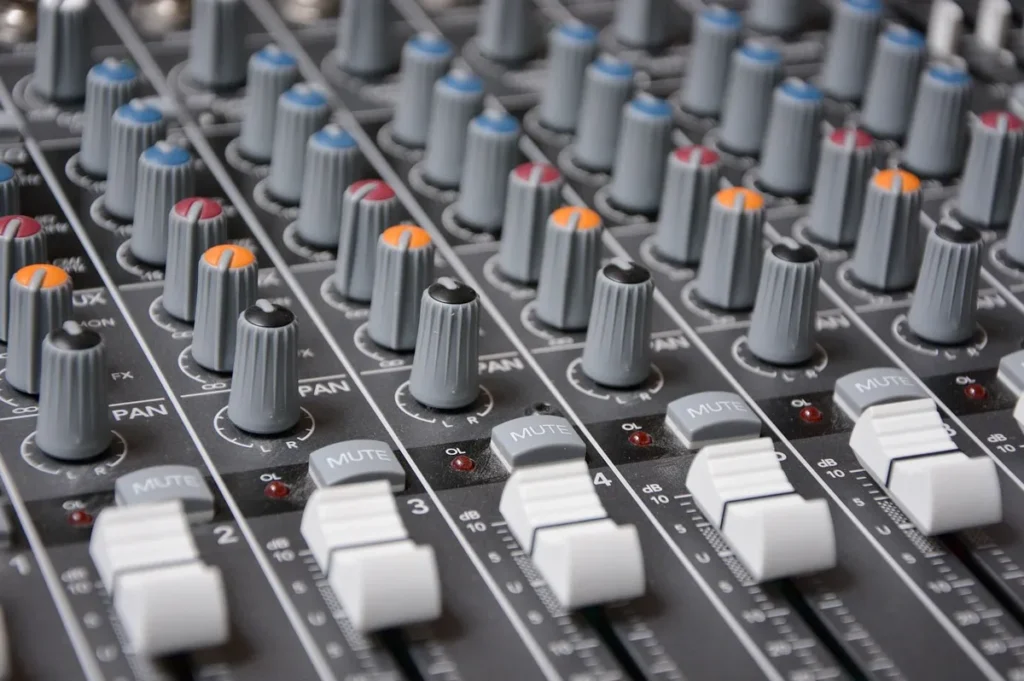 Nachaufnahme eines Mischpults