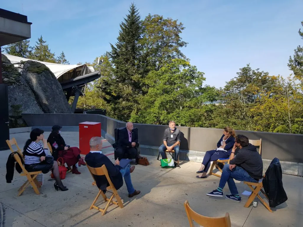 Diskussionsrunde im Theater mit Paul Graham Brown