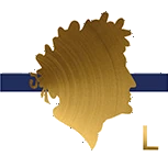 Der Luisenburg-Kopf in Gold mit dem Buchstaben L